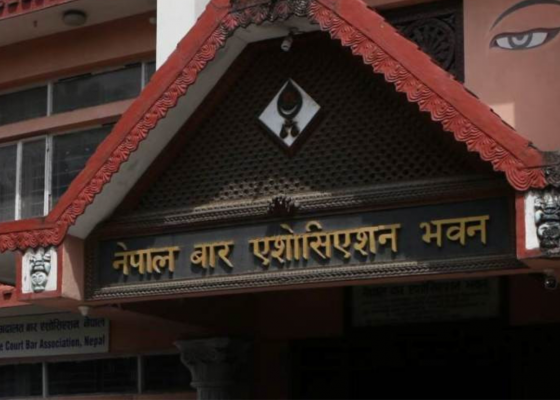 बारले आज सर्वोच्च अगाडि लालटिन बाल्ने बारले आज सर्वोच्च अगाडि लालटिन बाल्ने
