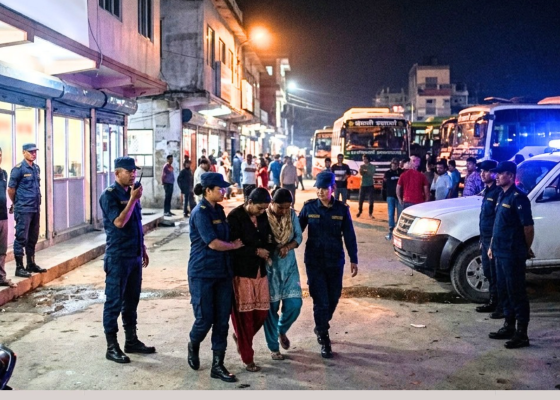 विराटनगर बसपार्कका होटलमा प्रहरीको छापा, १७ युवती नियन्त्रणमा